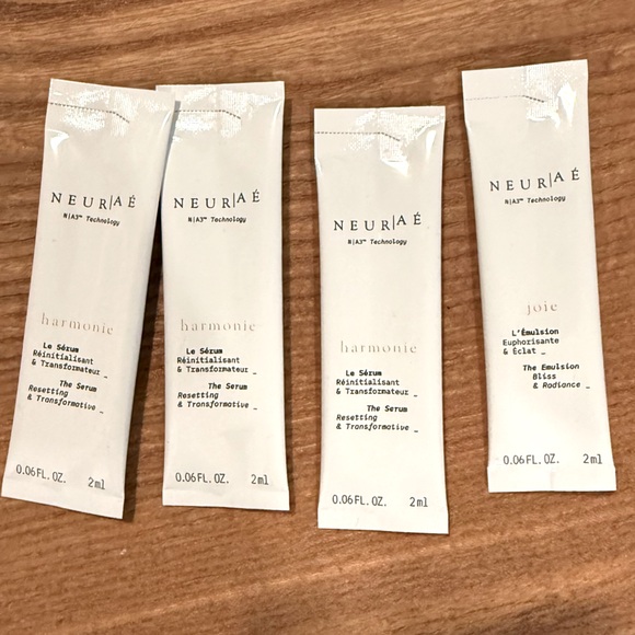 Sisley Neurae Harmonie Deluxe Samples (4 count) - Picture 1 of 1